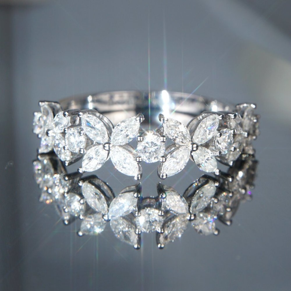 🌸Beautiful Dainty Flower Crystal Clear Silver PlatedPartyRingforWomen,UNVN12218 - Picture 2 of 6